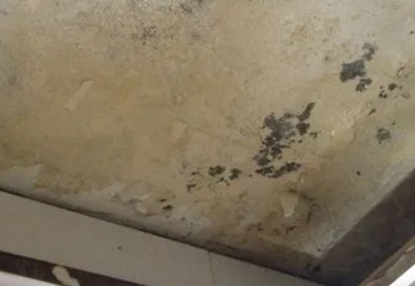 丰宁阳台漏水维修公司分享下丰宁卫生间渗水维修需要注意哪些问题。